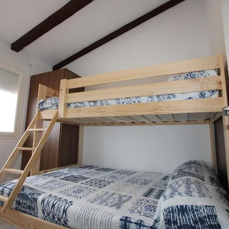Apartamento Junto Al Mar Con Wifi Gratuito, Aire Acondicionado Opcional, Mascotas Permitidas. - Es-184-56