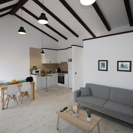 Apartamento Junto Al Mar Con Wifi Gratuito, Aire Acondicionado Opcional, Mascotas Permitidas. - Es-184-56 *